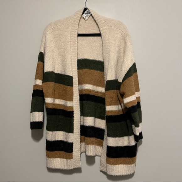 Women’s Size Small Sadie And Sage Oversized Cardigan
Neutral Earth Tones - Picture 2 of 4